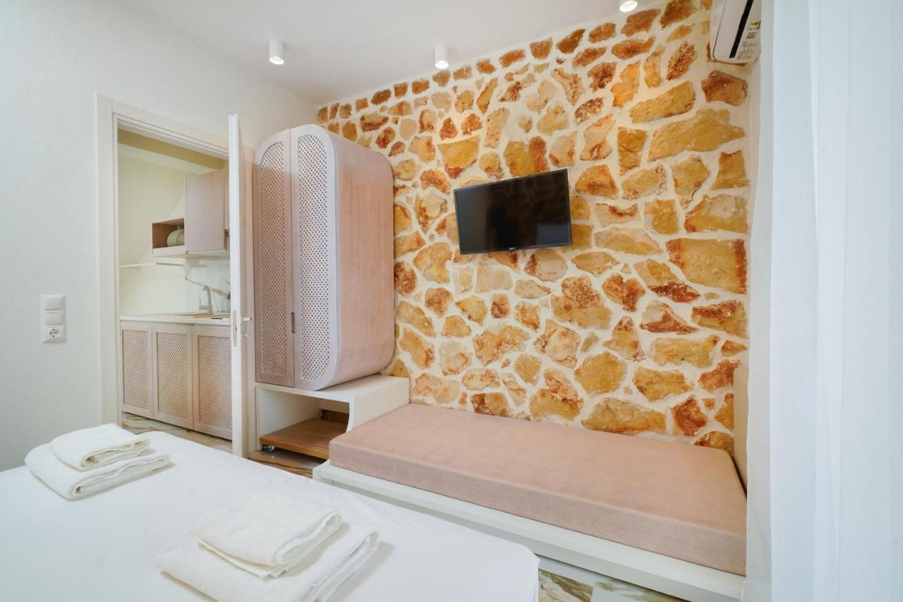 Athina Palace Luxurious Appartments Potos Eksteriør billede