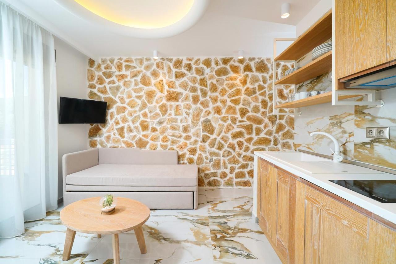 Athina Palace Luxurious Appartments Potos Eksteriør billede