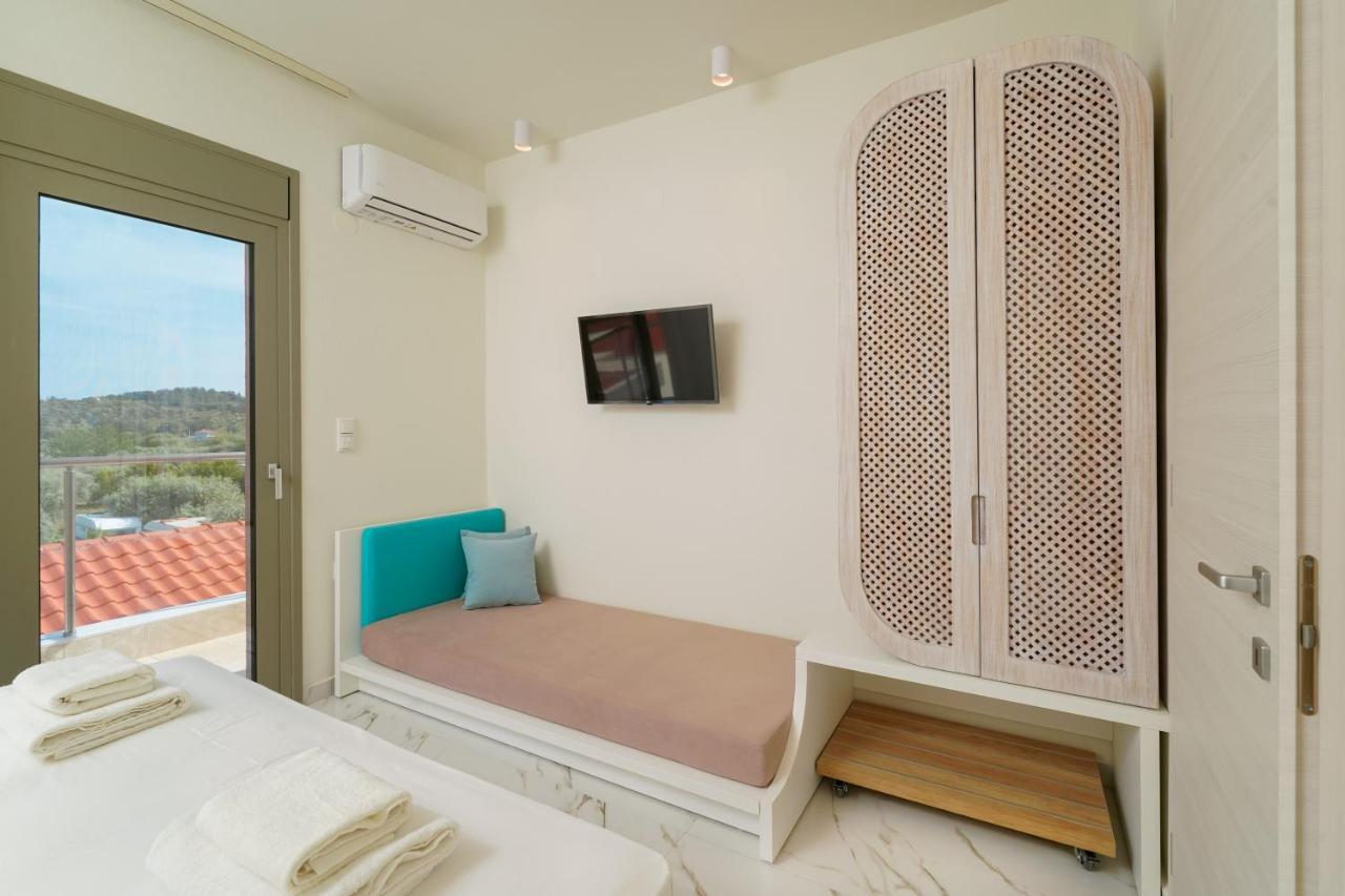 Athina Palace Luxurious Appartments Potos Eksteriør billede