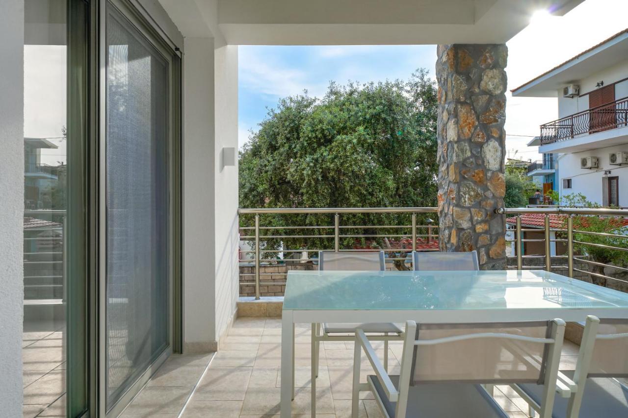 Athina Palace Luxurious Appartments Potos Eksteriør billede